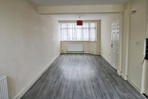 3 bedroom terraced house to rent, Wansford Road, Woodford Green IG8