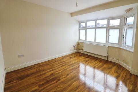 3 bedroom terraced house to rent, Wansford Road, Woodford Green IG8