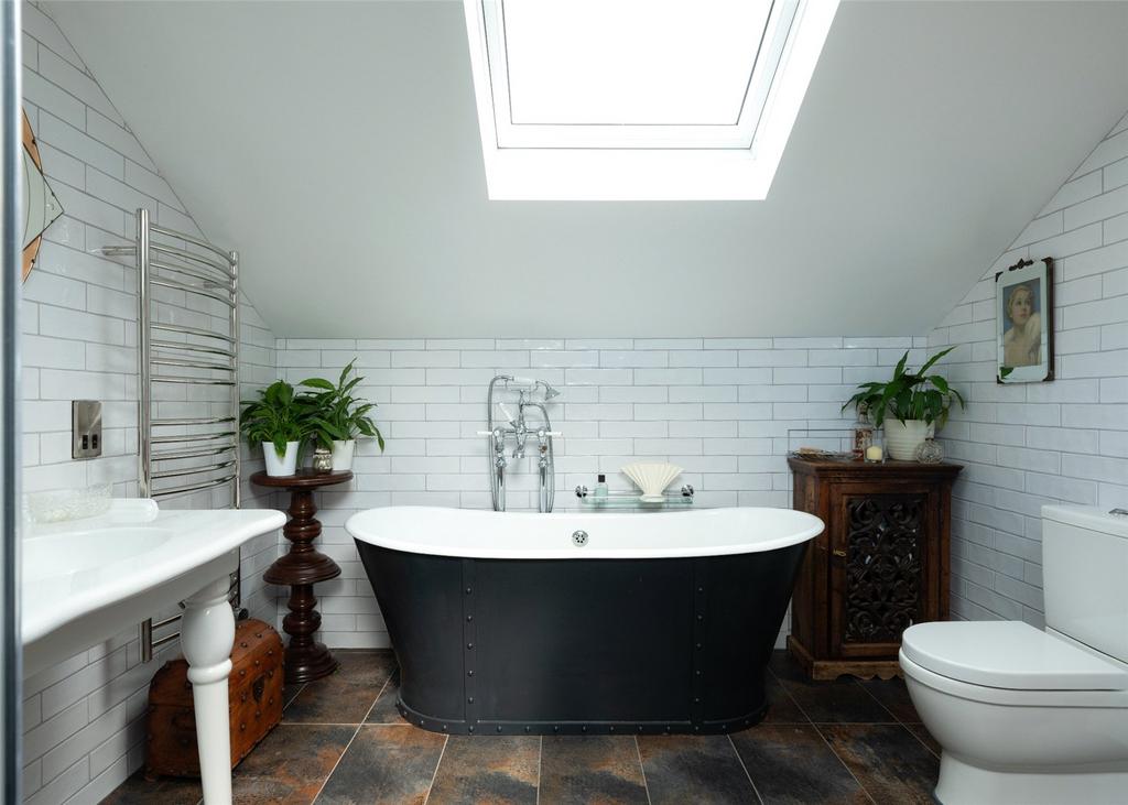 Ensuite Bathroom Alt