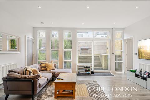 undefined, Ealing Common, Ealing, W5