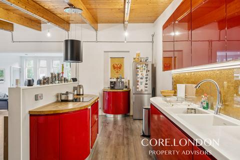undefined, Ealing Common, Ealing, W5