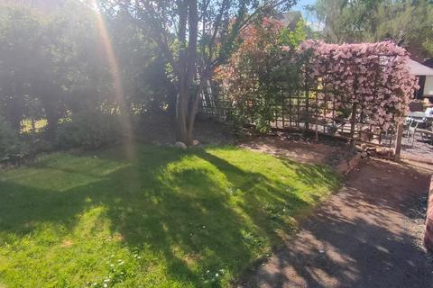 3 bedroom end of terrace house for sale, Fagl Lane, Wrexham LL12
