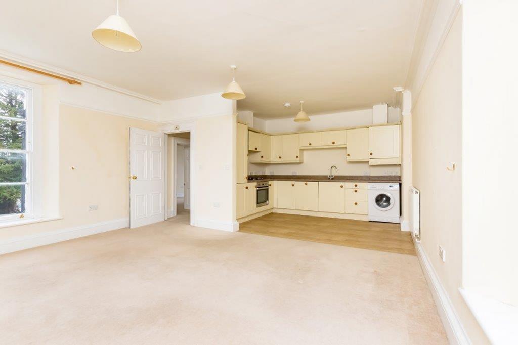 Open plan living/kitchen