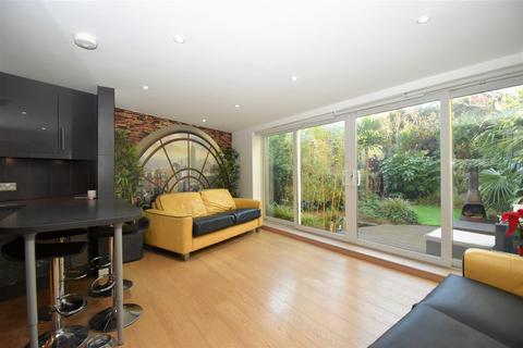 undefined, Arundel Close, Warwick
