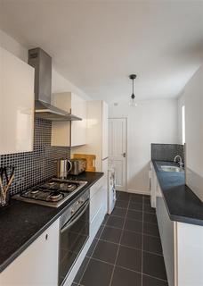 2 bedroom flat for sale, South View West, Heaton, Newcastle upon Tyne