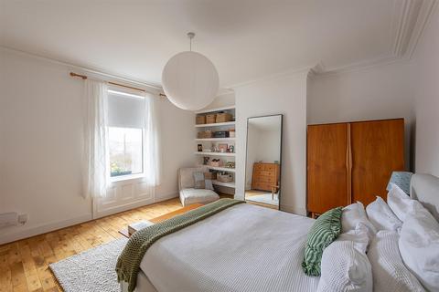 2 bedroom flat for sale, South View West, Heaton, Newcastle upon Tyne
