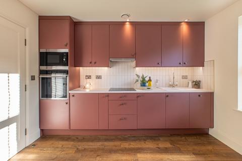 2 bedroom apartment to rent, Flat 2 - 187 Kirkstall Lane, Kirkstall, Headingley, Leeds, LS6 3EJ