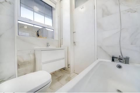 Studio to rent, Boundary Road, St Johns Wood, London, NW8