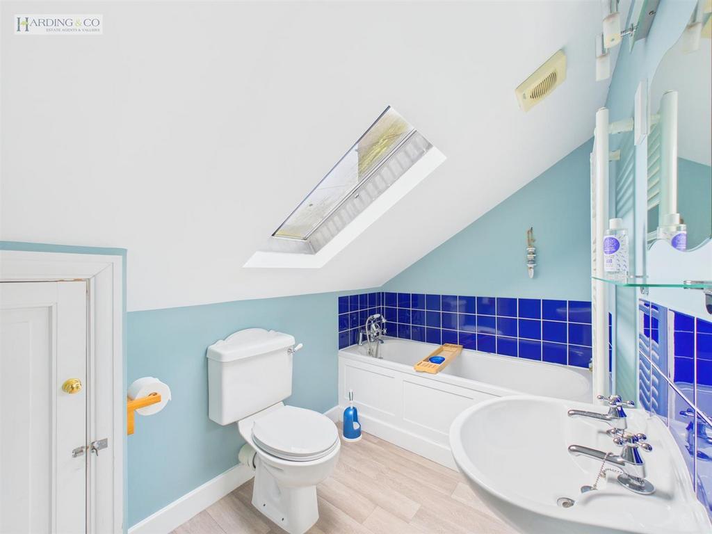 Bed 1 en suite