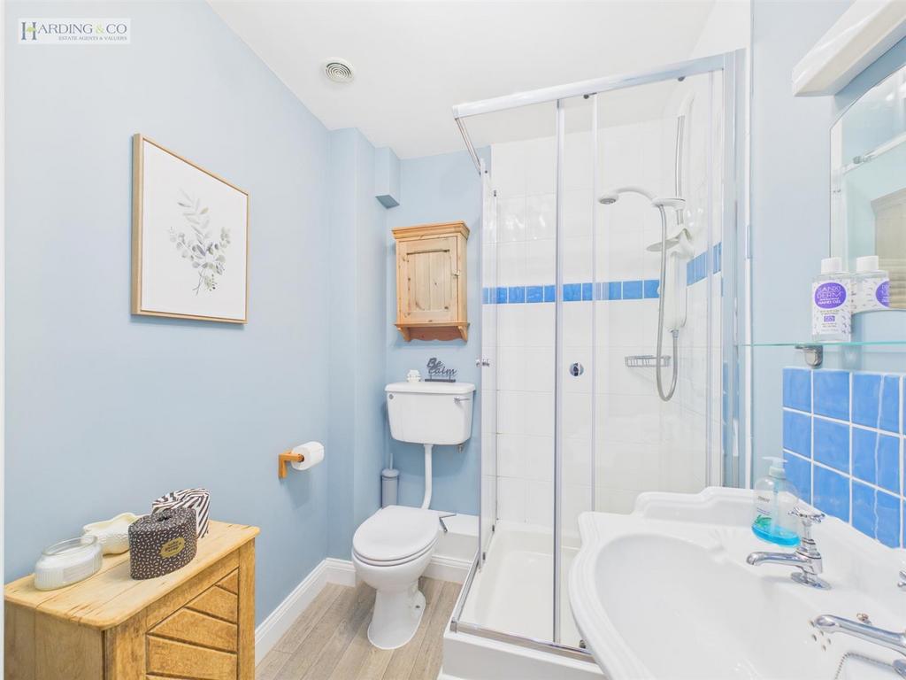 Shower room .1