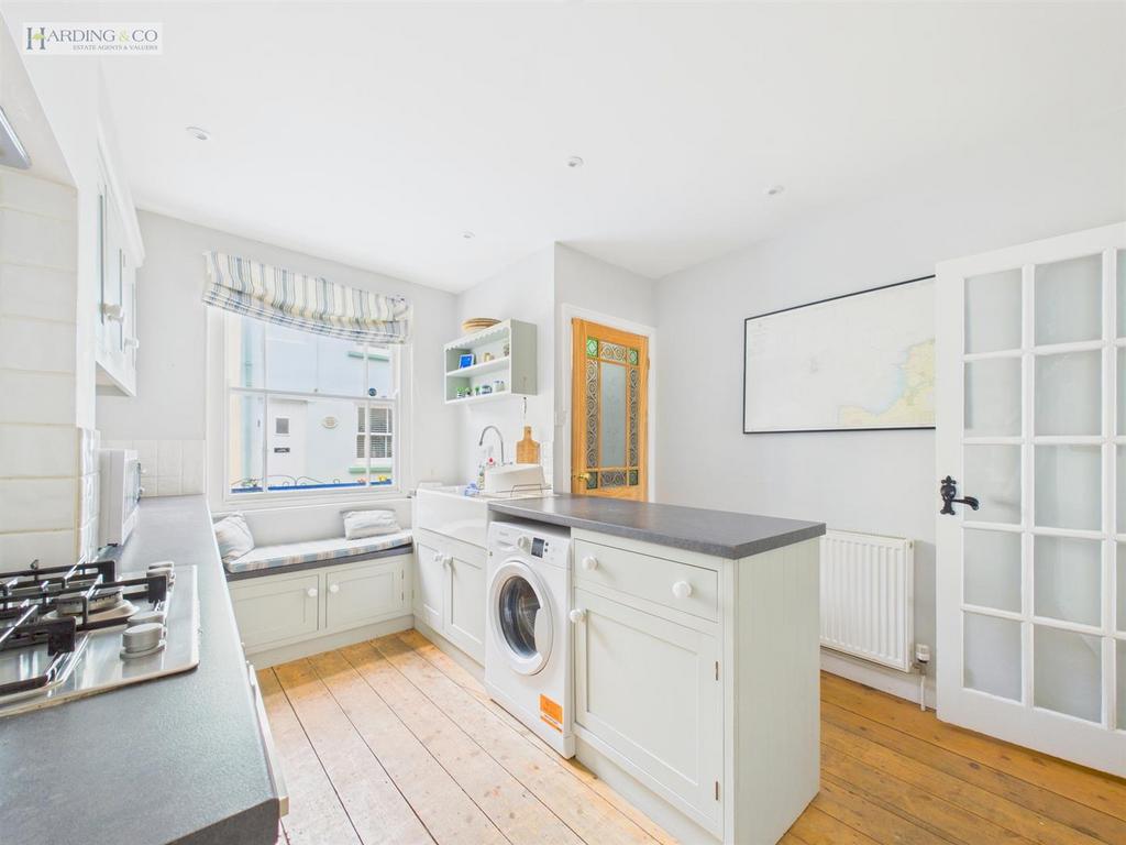 Kitchen .1