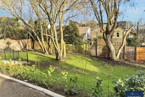 2 bedroom flat for sale, Hadley Road, Barnet EN5