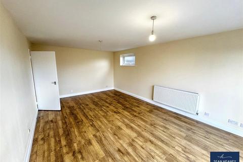 2 bedroom flat for sale, Hadley Road, Barnet EN5