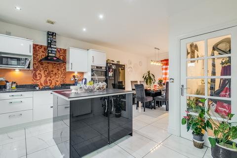 5 bedroom detached house for sale, Crispin Drive, Bedford, MK41