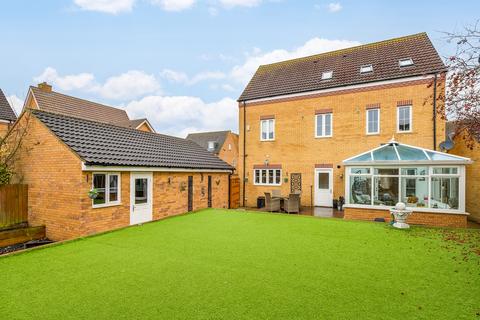 5 bedroom detached house for sale, Crispin Drive, Bedford, MK41