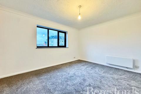 1 bedroom semi-detached house for sale, Benjamin Court, Betterton Road, RM13