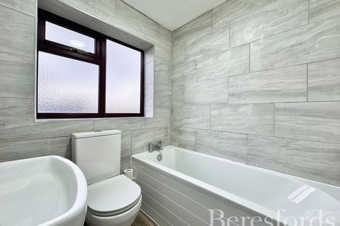1 bedroom semi-detached house for sale, Benjamin Court, Betterton Road, RM13