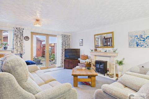 3 bedroom end of terrace house for sale, Football Lane, Kingsteignton