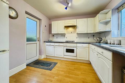 2 bedroom detached bungalow for sale, Clifton Park Road, Rhyl, Denbighshire LL18 4AW