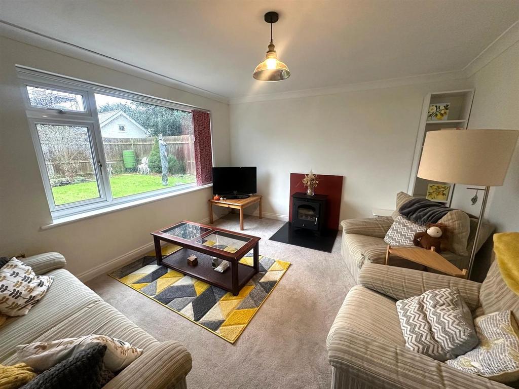 Living Room.jpg