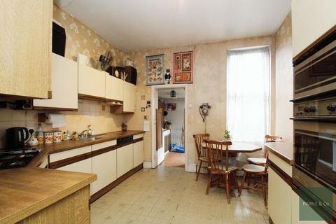 4 bedroom terraced house for sale, Stanhope Gardens, Ilford, IG1