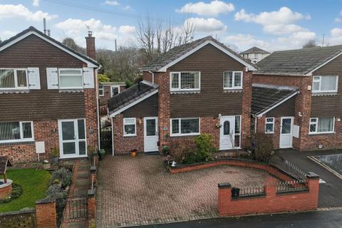 3 bedroom property for sale, Ferndown Close, Stoke-On-Trent, ST3