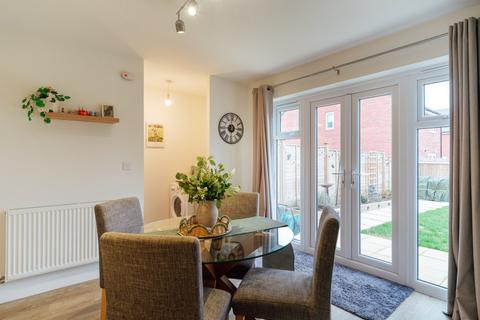 3 bedroom semi-detached house for sale, Worcester WR2