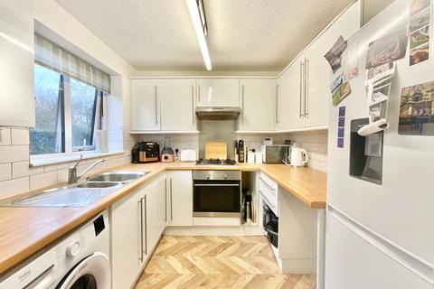 2 bedroom end of terrace house for sale, Ruffin Court, Stone, ST15