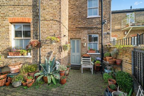 undefined, Station Road, Hampton, TW12