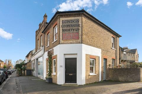 undefined, Station Road, Hampton, TW12