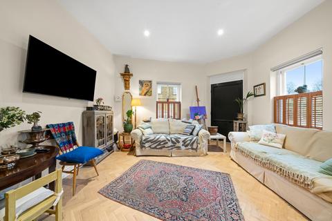 undefined, Station Road, Hampton, TW12