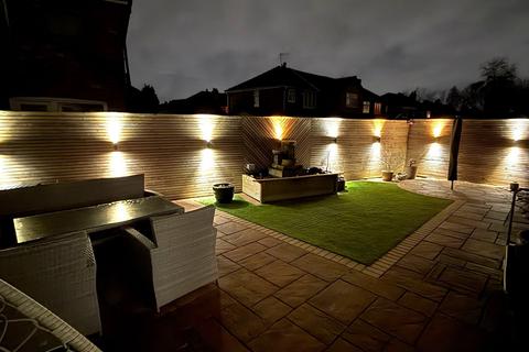 3 bedroom semi-detached house for sale, North Road, Audenshaw