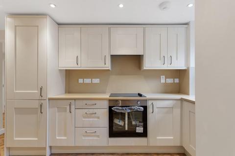 2 bedroom flat to rent, Upper Clapton Road, London, E5