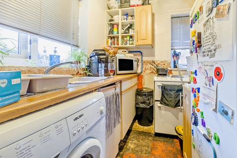 2 bedroom flat for sale, Glebe Road, Thorne, Doncaster, DN8