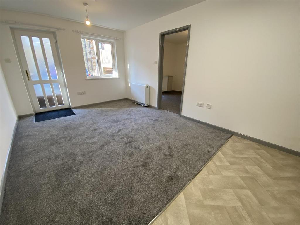 Open Plan Lounge / Kitchen