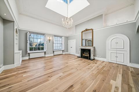 3 bedroom flat to rent, The Keir, London, SW19