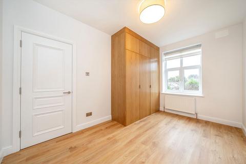 2 bedroom flat to rent, Whitton Road, Twickenham TW1