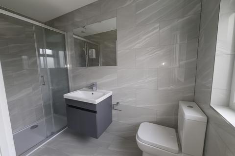 3 bedroom flat to rent, Burnley Road, London NW10