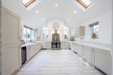 5 bedroom detached house for sale, Spruisty Green, Killinghall, HG3