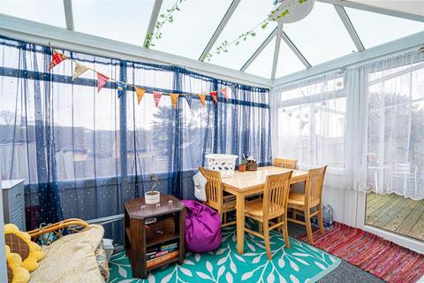 2 bedroom flat for sale, Chambers Road, St. Leonards-On-Sea
