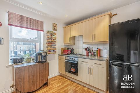 2 bedroom flat for sale, Glandford Way, Chadwell Heath, RM6