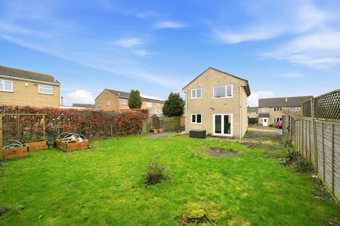 3 bedroom detached house for sale, Goldcrest Court, Netherton, HD4