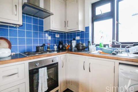 2 bedroom flat to rent, Hammet Close, Hayes, Middlesex