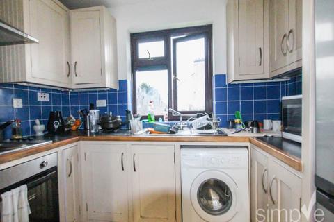 2 bedroom flat to rent, Hammet Close, Hayes, Middlesex