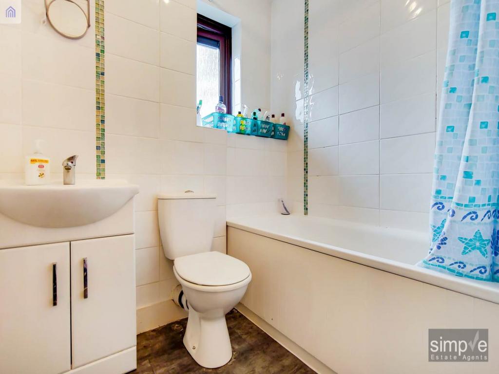 7 Bathroom-0