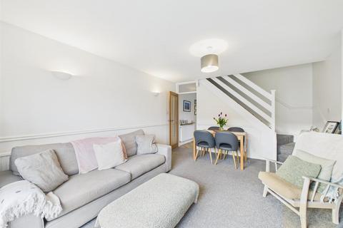 2 bedroom terraced house to rent, Barrow Close, Quedgeley, Gloucester