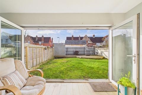 4 bedroom end of terrace house for sale, Lingdale Road, Bournemouth, Dorset, BH6