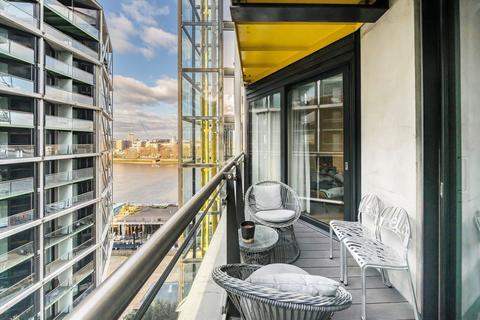 2 bedroom flat for sale, Riverlight Quay, London SW11