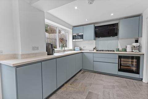 5 bedroom semi-detached house for sale, Hillside Close, East Grinstead RH19