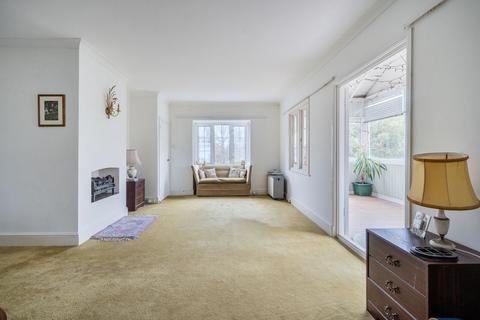 3 bedroom bungalow for sale, Towpath, Shepperton, TW17